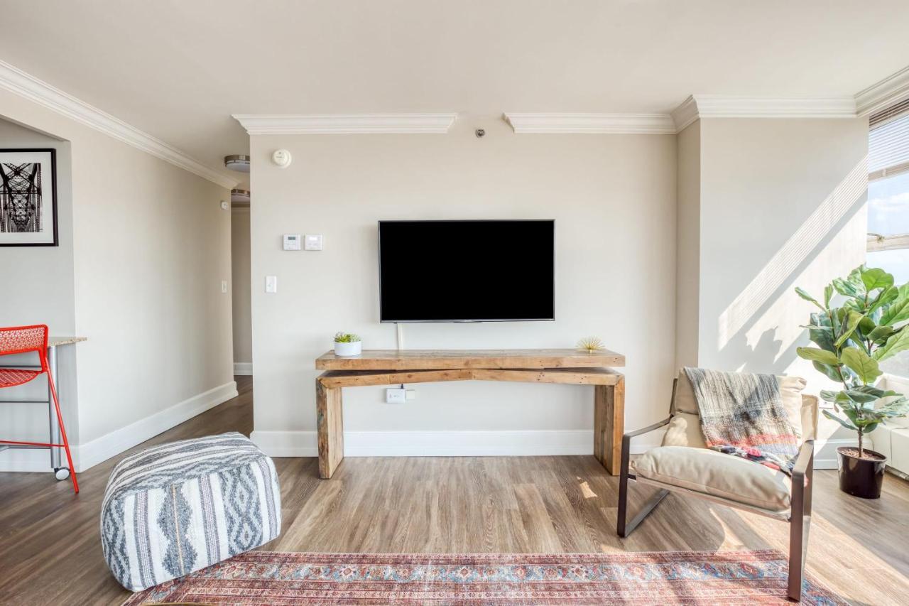 Cozysuites 800 Tower 1Br With Gym! 10 Louisville Eksteriør billede