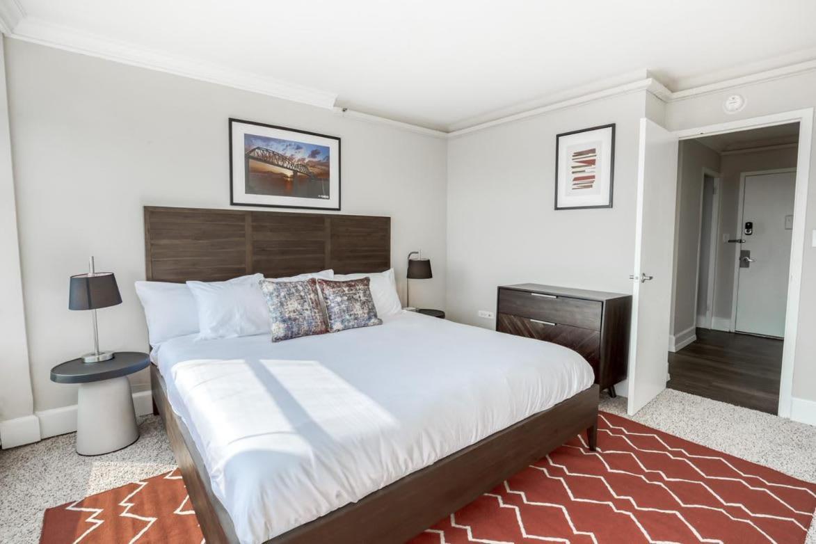 Cozysuites 800 Tower 1Br With Gym! 10 Louisville Eksteriør billede