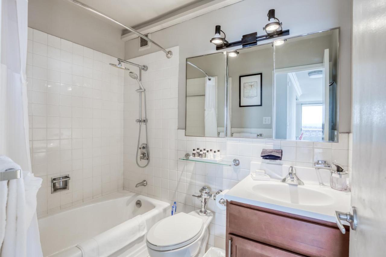 Cozysuites 800 Tower 1Br With Gym! 10 Louisville Eksteriør billede